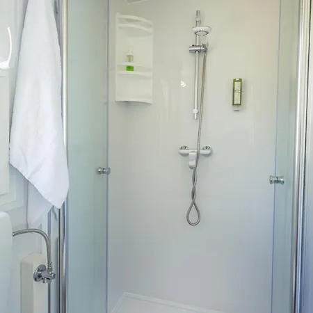 Valamar Jezevac 4* קרק