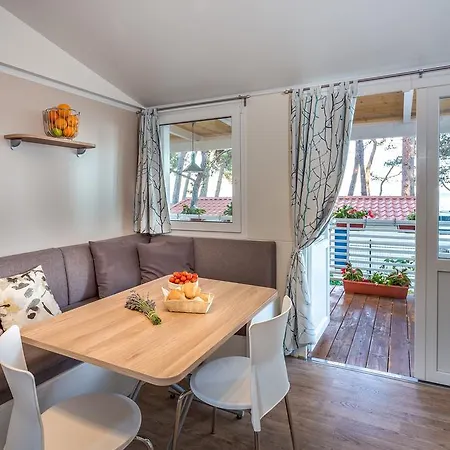 פארק נופש Valamar Jezevac קרק