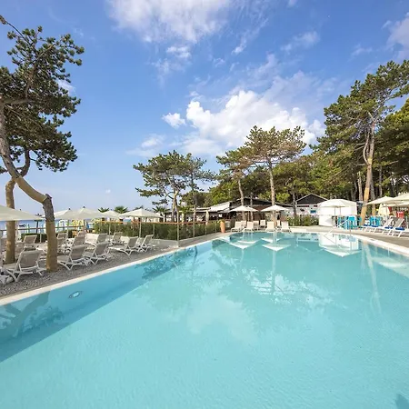 פארק נופש Valamar Jezevac 4*